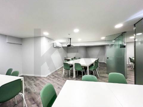 Loja Premium a 650m de Santo Ovídeo, Metro