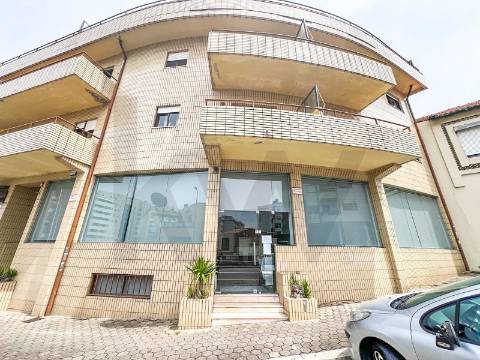 Loja Premium a 650m de Santo Ovídeo, Metro