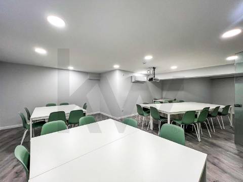 Loja Premium a 650m de Santo Ovídeo, Metro