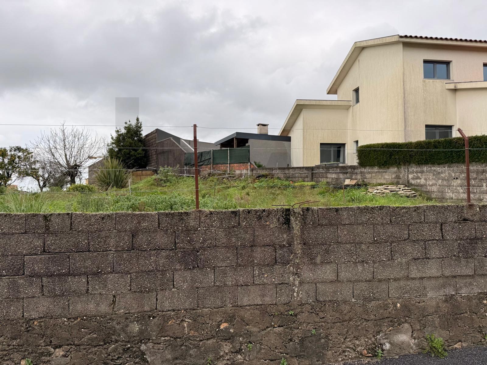 Terreno para construção de Moradia em Santa Cruz do Bispo junto ao Marshoping
