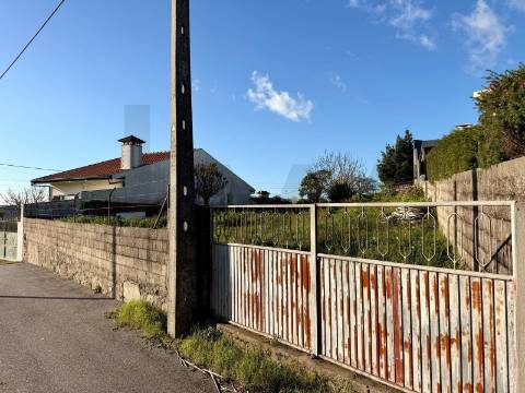 Terreno para construção de Moradia em Santa Cruz do Bispo junto ao Marshoping