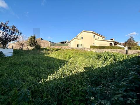 Terreno para construção de Moradia em Santa Cruz do Bispo junto ao Marshoping