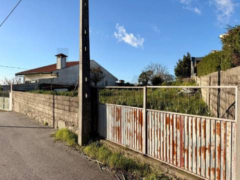 Terreno para construção de Moradia em Santa Cruz do Bispo junto ao Marshoping
