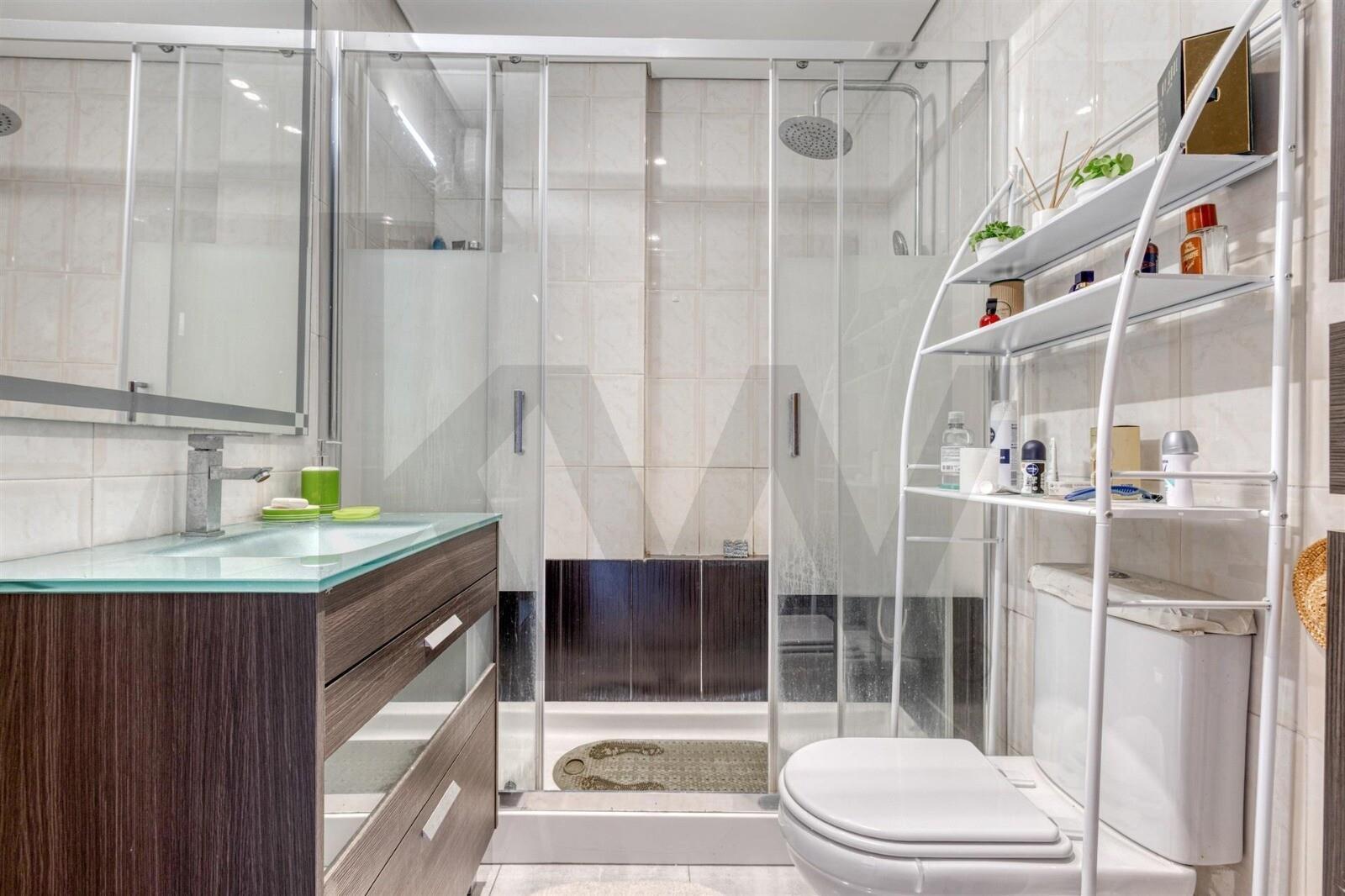 Apartamento T2 à venda na Rua Padre Joaquim das Neves- Rio Tinto