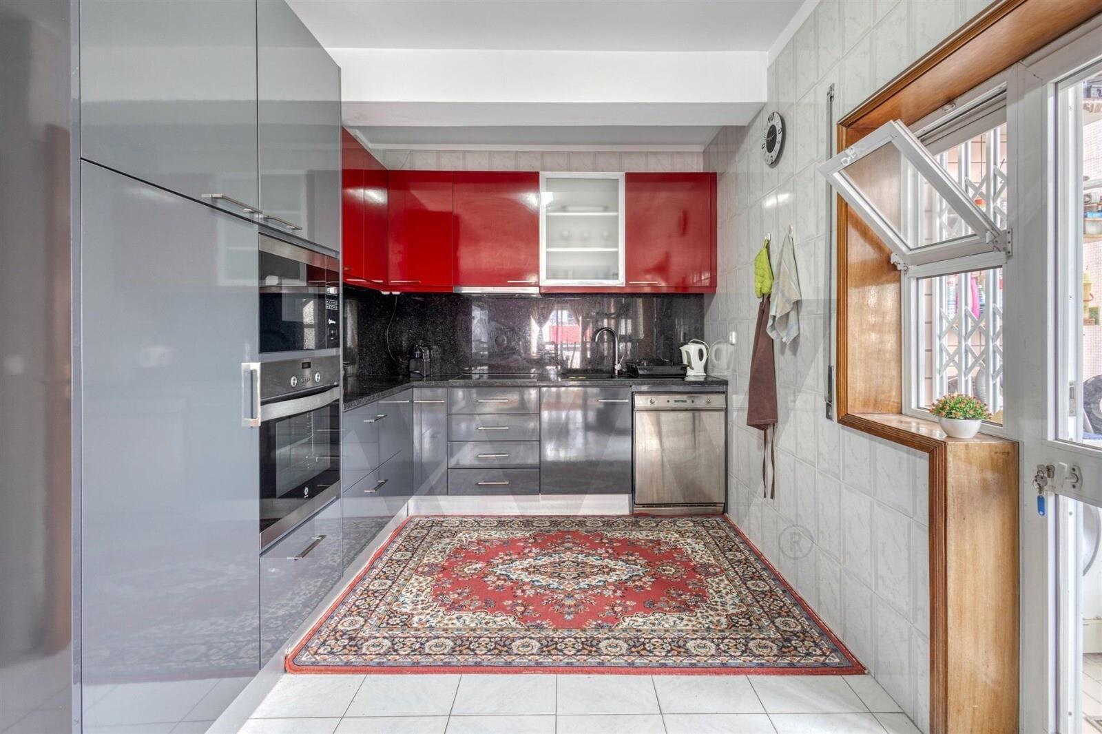 Apartamento T2 à venda na Rua Padre Joaquim das Neves- Rio Tinto