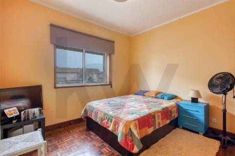 Apartamento T2 à venda na Rua Padre Joaquim das Neves- Rio Tinto