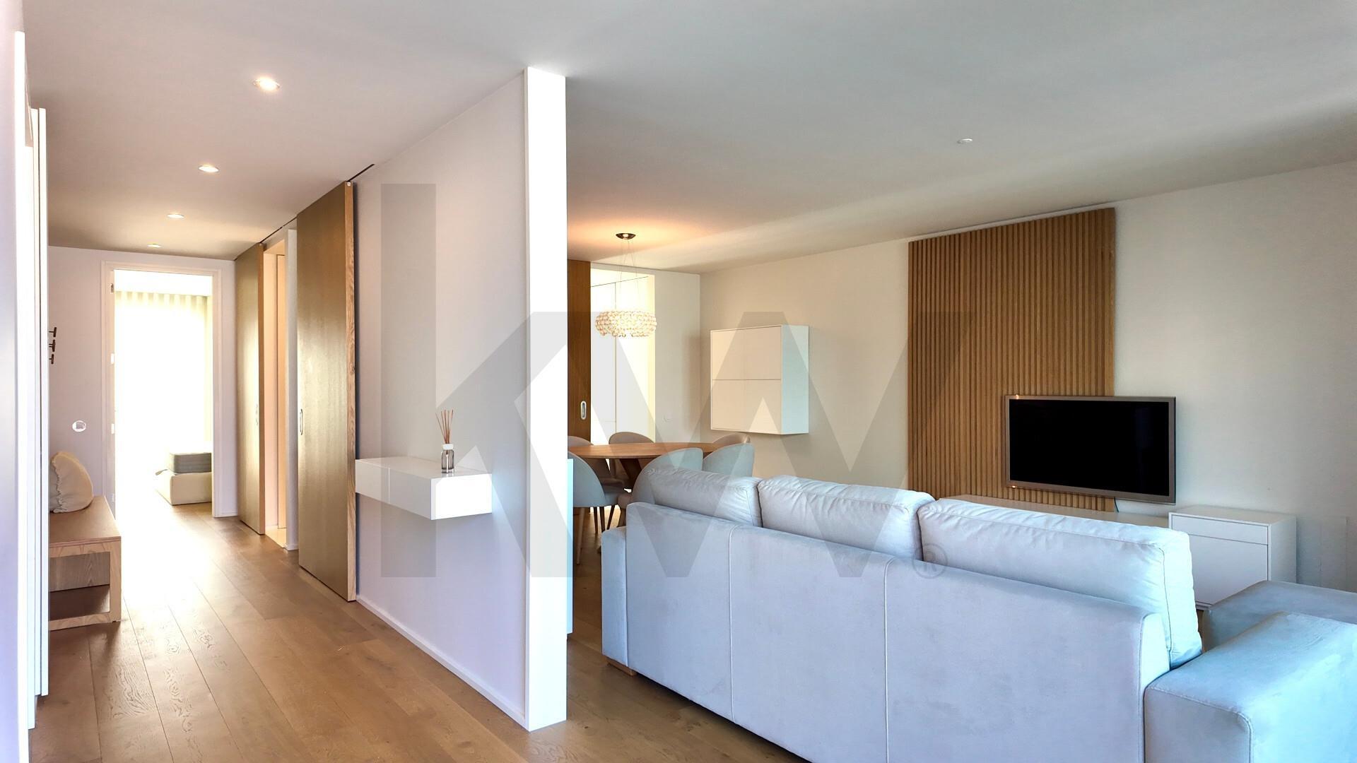 Recuado em Matosinhos Sul - Apartamento T2 de luxo como novo (último piso) em condomínio fechado.