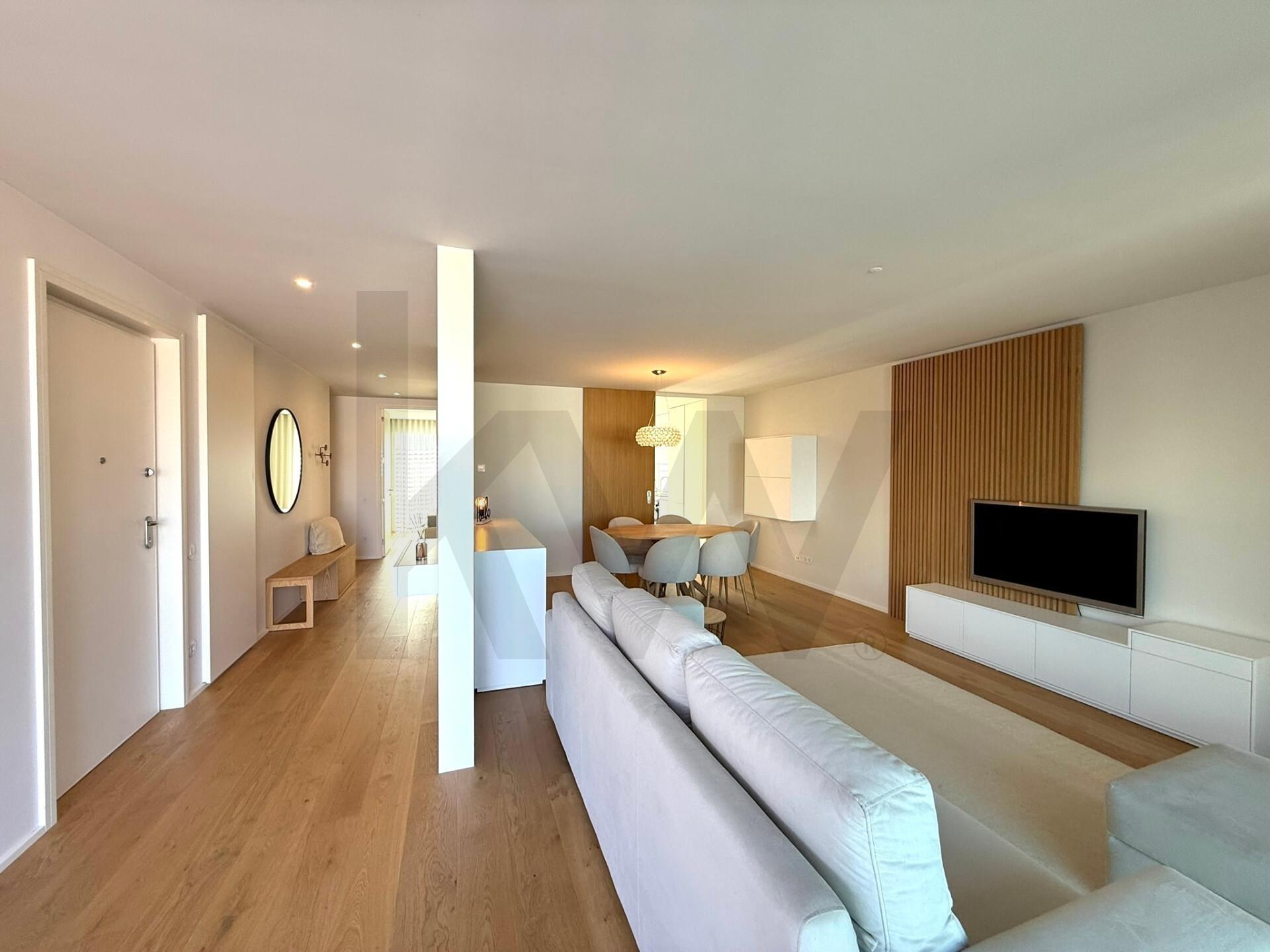 Recuado em Matosinhos Sul - Apartamento T2 de luxo como novo (último piso) em condomínio fechado.