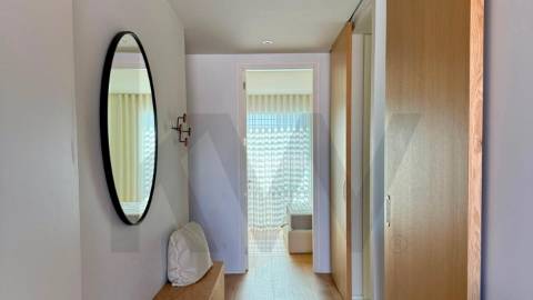 Recuado em Matosinhos Sul - Apartamento T2 de luxo como novo (último piso) em condomínio fechado.