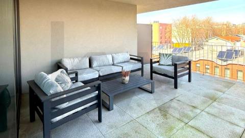 Recuado em Matosinhos Sul - Apartamento T2 de luxo como novo (último piso) em condomínio fechado.