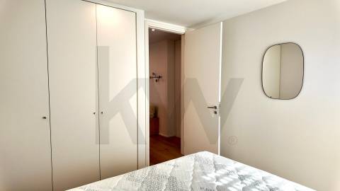 Recuado em Matosinhos Sul - Apartamento T2 de luxo como novo (último piso) em condomínio fechado.