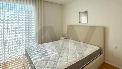 Recuado em Matosinhos Sul - Apartamento T2 de luxo como novo (último piso) em condomínio fechado.