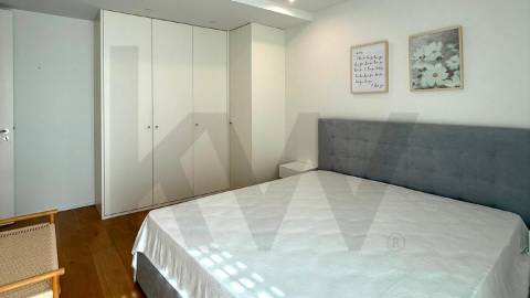 Recuado em Matosinhos Sul - Apartamento T2 de luxo como novo (último piso) em condomínio fechado.