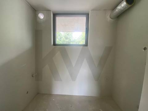 Apartamento T3 para venda junto ao Hospital Pedro Hispano