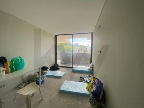 Apartamento T3 para venda junto ao Hospital Pedro Hispano