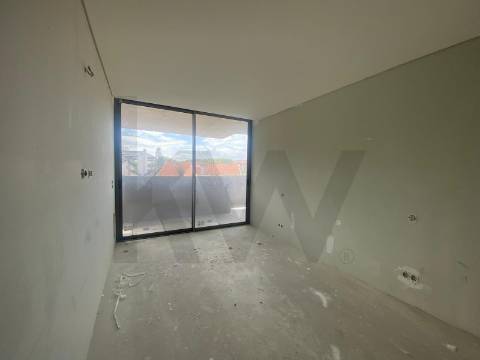 Apartamento T3 para venda junto ao Hospital Pedro Hispano