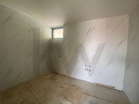 Apartamento T3 para venda junto ao Hospital Pedro Hispano