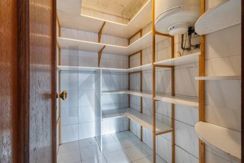 T5 Duplex com 3 Suites, 3 varandas e garagem c/ 193 m², nas Antas - zona residencial consolidada