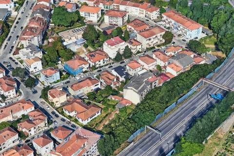 T5 Duplex com 3 Suites, 3 varandas e garagem c/ 193 m², nas Antas - zona residencial consolidada