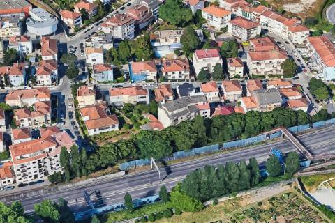 T5 Duplex com 3 Suites, 3 varandas e garagem c/ 193 m², nas Antas - zona residencial consolidada