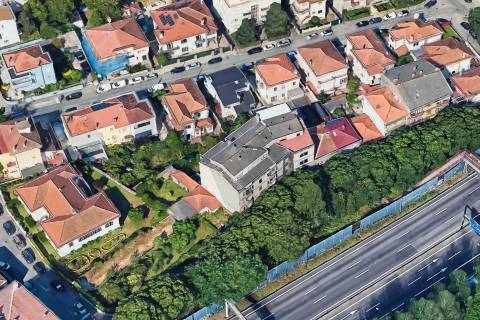 T5 Duplex com 3 Suites, 3 varandas e garagem c/ 193 m², nas Antas - zona residencial consolidada