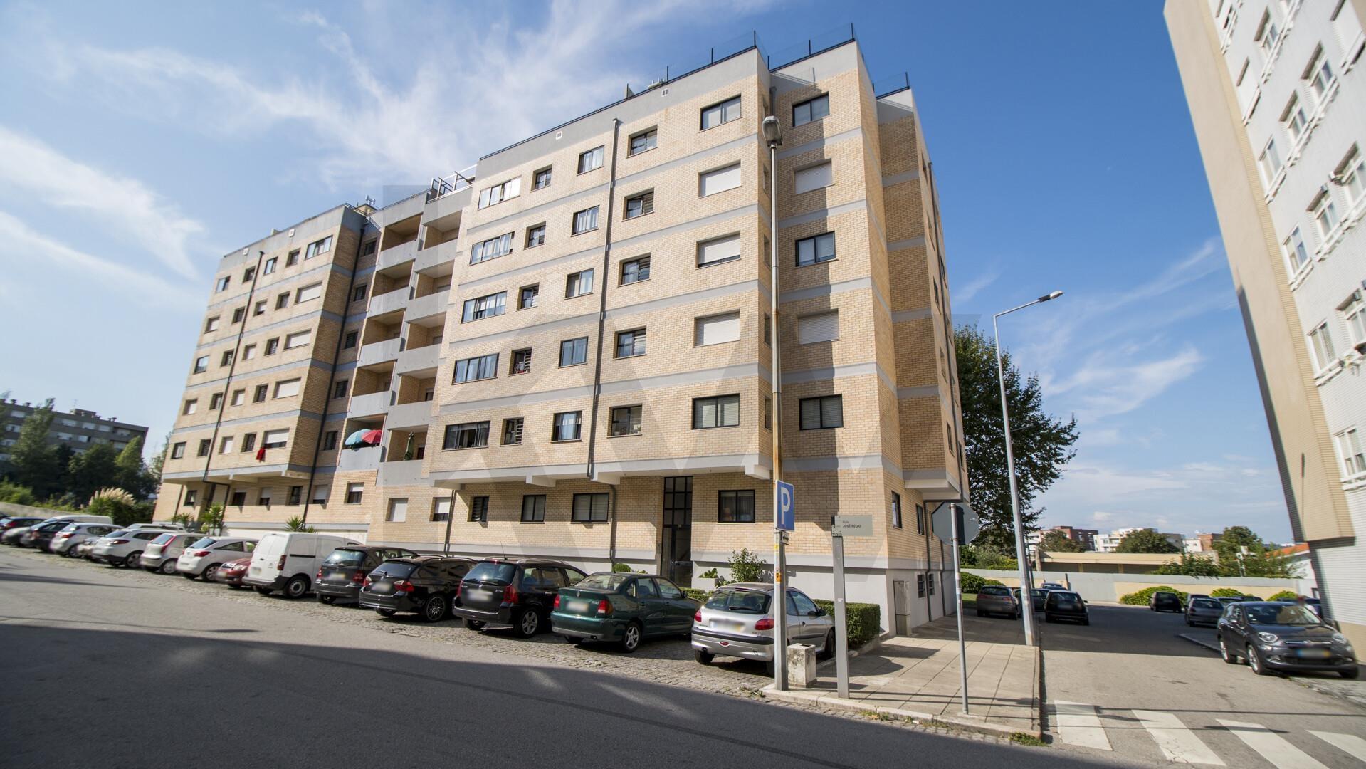 T2+1 ARRENDAMENTO, com varanda e lugar de garagem