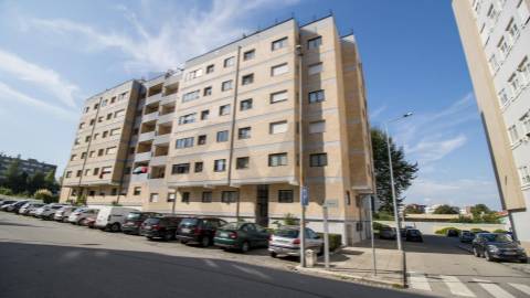 T2+1 ARRENDAMENTO, com varanda e lugar de garagem