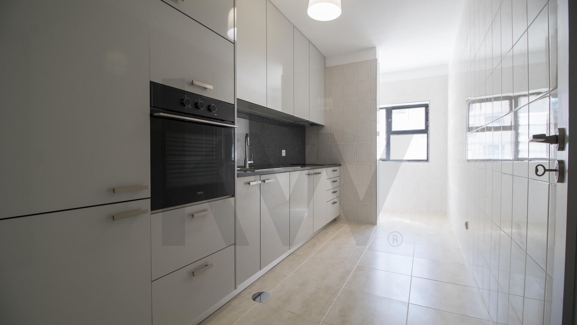 T2+1 ARRENDAMENTO, com varanda e lugar de garagem