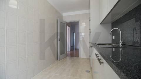 T2+1 ARRENDAMENTO, com varanda e lugar de garagem