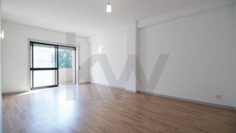 T2+1 ARRENDAMENTO, com varanda e lugar de garagem