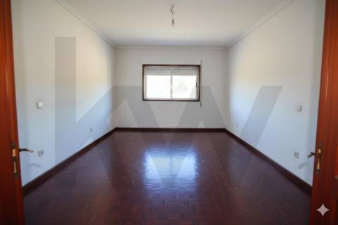 Apartamento T2 com Garagem e Elevador, CABEÇA SANTA, PENAFIEL