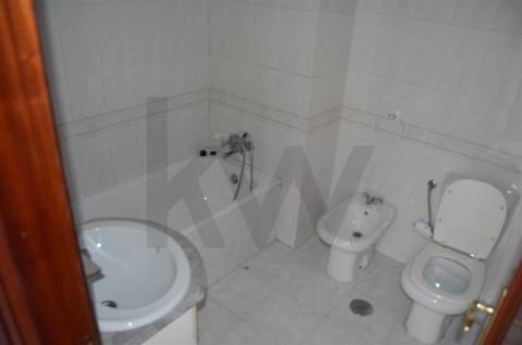 Apartamento T2 com Garagem e Elevador, CABEÇA SANTA, PENAFIEL