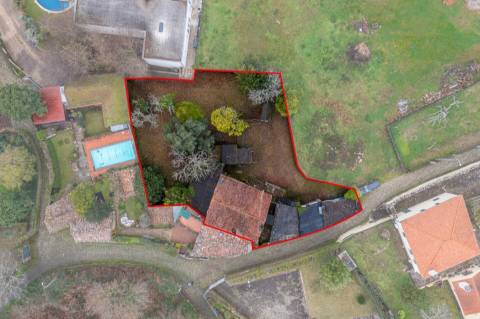 Moradia para restauro em Seixas