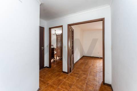 Moradia para restauro em Seixas