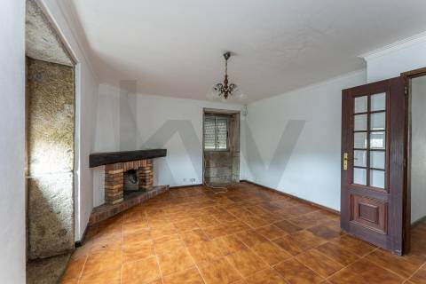 Moradia para restauro em Seixas