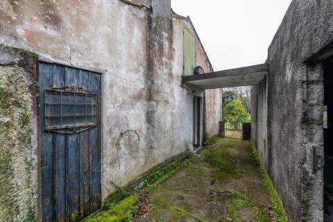 Moradia para restauro em Seixas