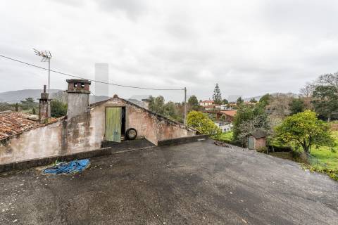 Moradia para restauro em Seixas