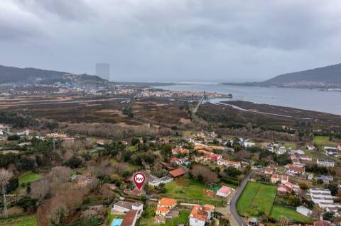 Moradia para restauro em Seixas