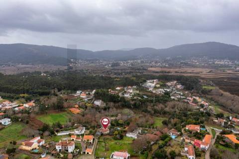 Moradia para restauro em Seixas
