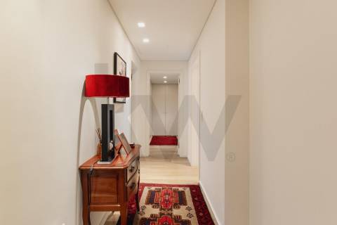 Apartamento T3 de luxo com 304 m2 de área total nas Antas