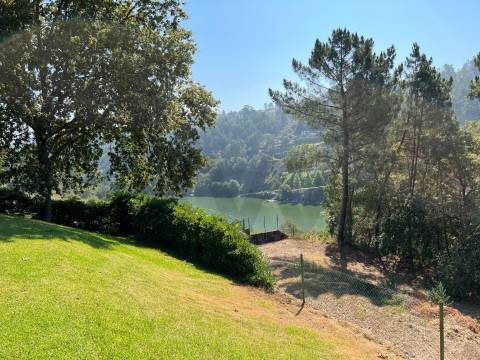 Propriedade de Luxo junto ao Rio Tâmega | Santo Isidoro – Marco de Canaveses