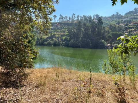 Propriedade de Luxo junto ao Rio Tâmega | Santo Isidoro – Marco de Canaveses