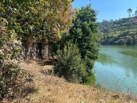 Propriedade de Luxo junto ao Rio Tâmega | Santo Isidoro – Marco de Canaveses