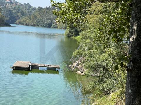 Propriedade de Luxo junto ao Rio Tâmega | Santo Isidoro – Marco de Canaveses
