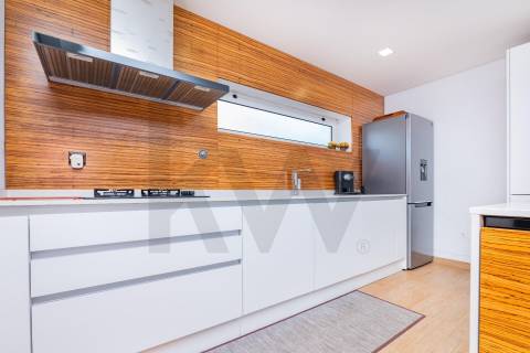 Moradia T4 independente em Pedralva