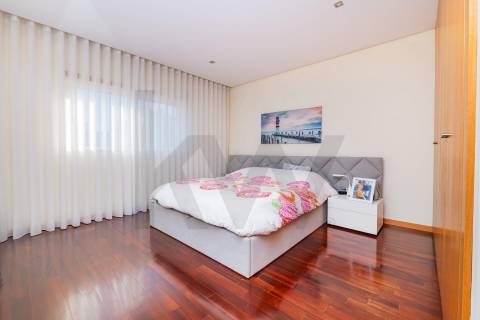 Moradia T4 independente em Pedralva