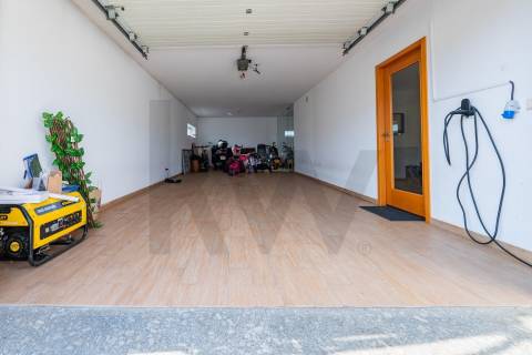 Moradia T4 independente em Pedralva