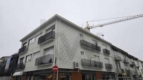 T2 no 2º piso com varandas em Tenente Valadim