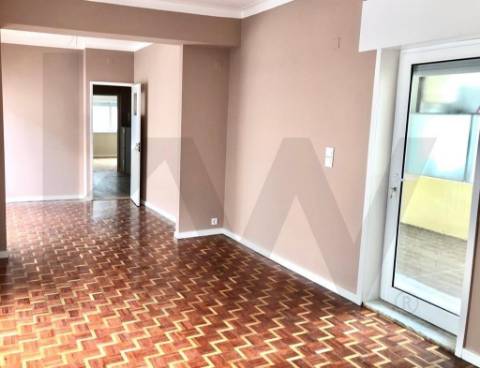 T2 no 2º piso com varandas em Tenente Valadim