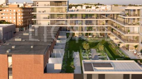 Recuado em Matosinhos Sul - Apartamento T2 de luxo como novo (último piso) em condomínio fechado.